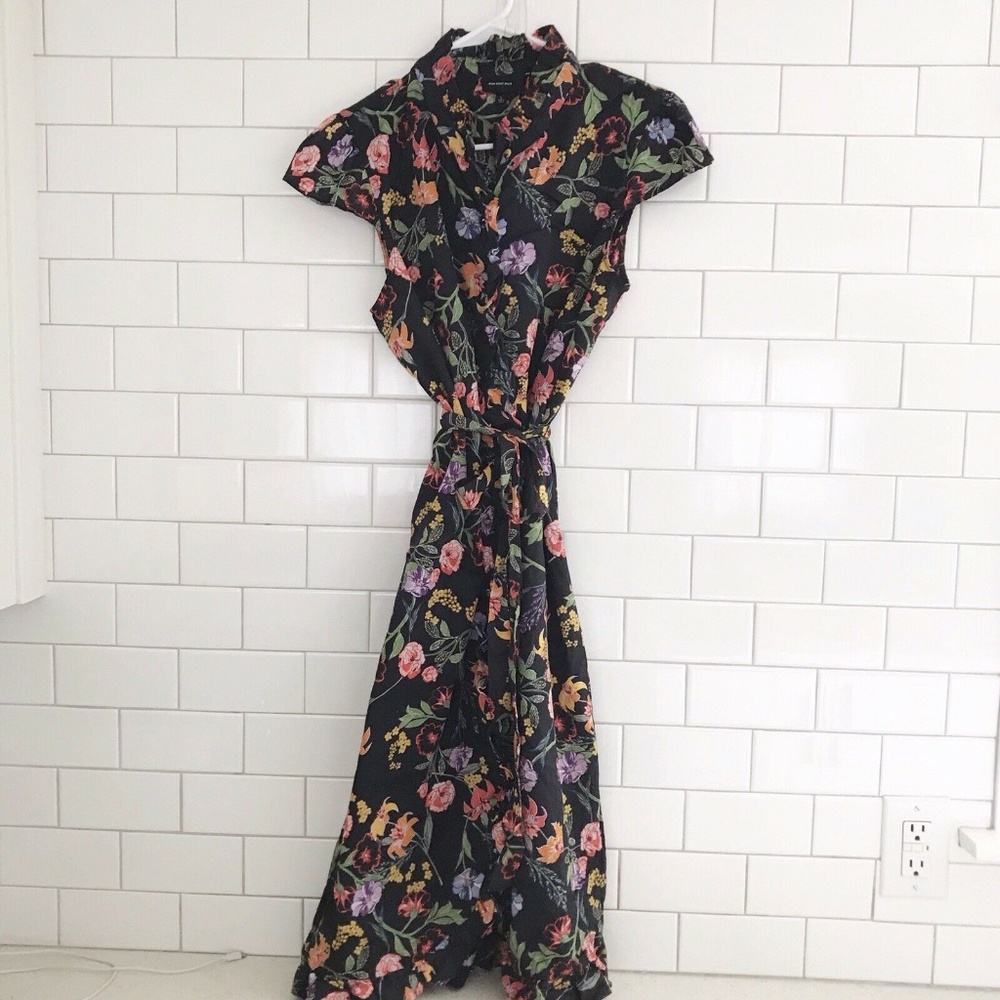 Who What Wear Floral ruffle Dress size Large Ruffl